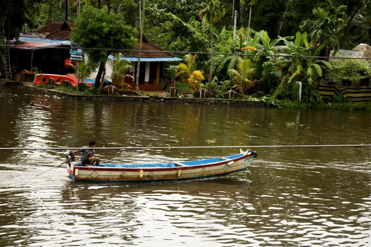 Munnar Alleppey Delight